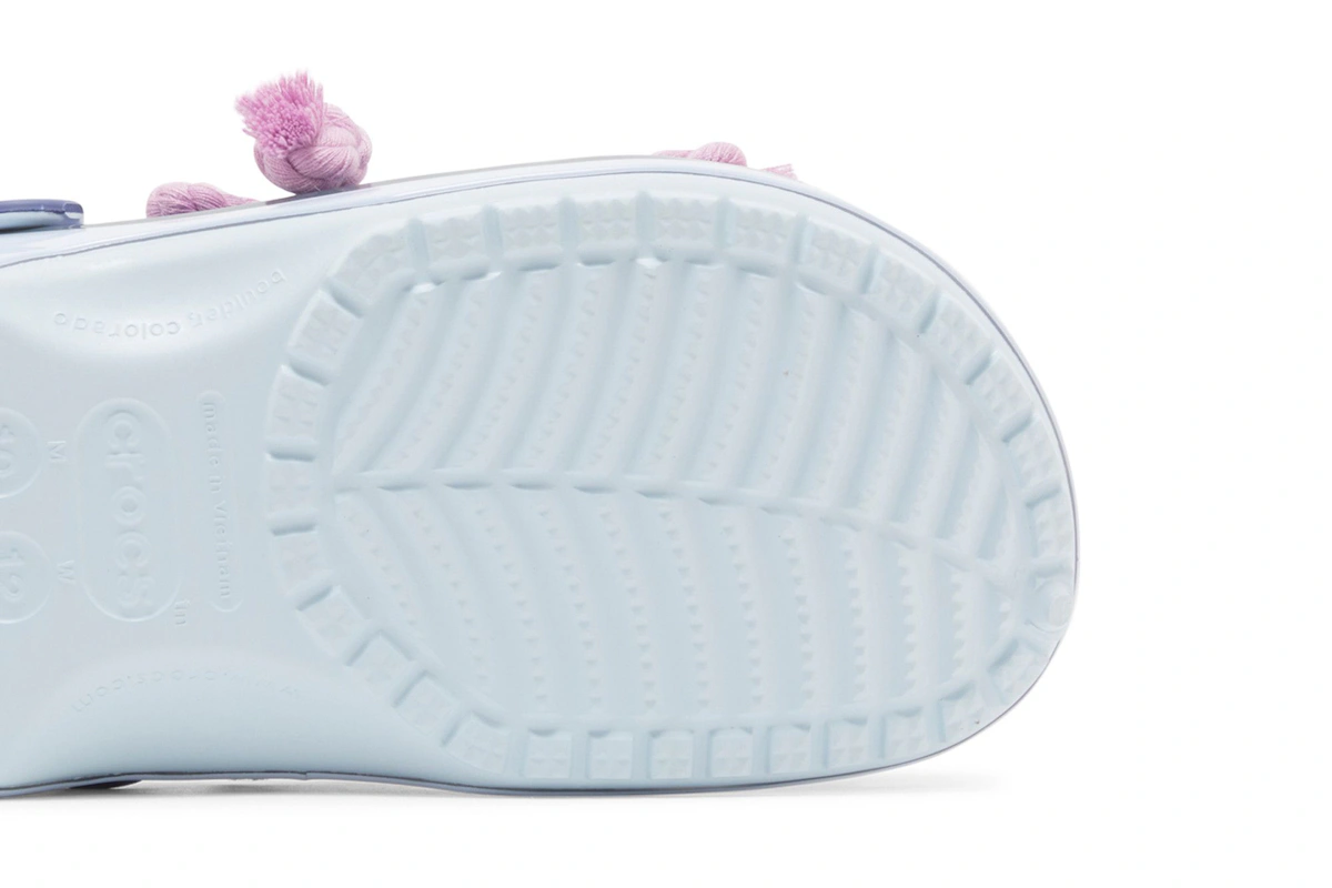 Naruto Shippuden x Crocs Classic Clog 'Sasuke'