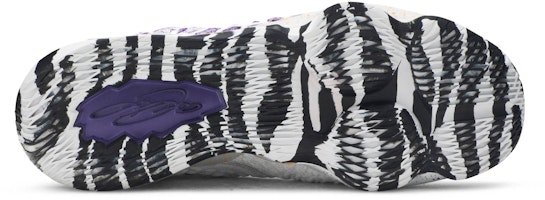 NBA 2K20 x Nike LeBron 17 'Bron 2K 季后赛' 限量版游戏鞋 BQ3177-101 Shop NBA 2K20 x Nike LeBron 17 'Bron 2K 季后赛' 限量版游戏鞋 BQ3177-101