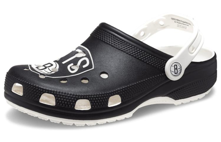 Shop NBA x Crocs 經典洞洞鞋 ''布魯克林籃網'' 208651-103