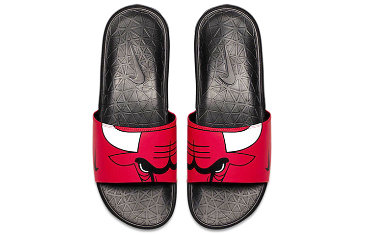 Lookbook NBA x Nike Benassi 'Bulls' Sandal 917551-600