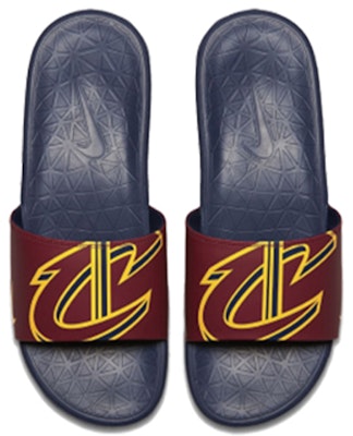 NBA x Nike Benassi 'Cavaliers' Sandalias 917551-601 Lookbook NBA x Nike Benassi 'Cavaliers' Sandalias 917551-601