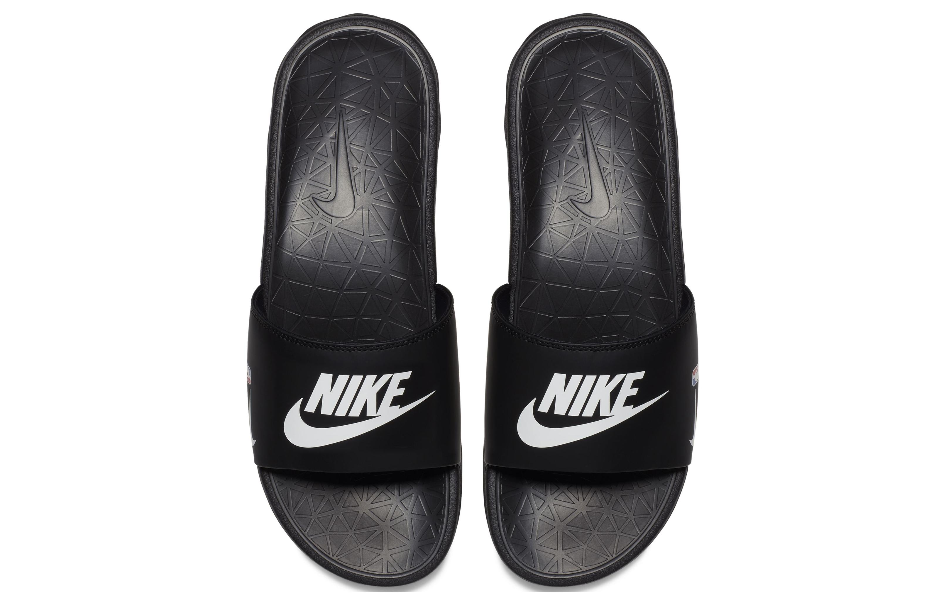 Lookbook NBA x Nike Benassi Solarsoft '黑色' 拖鞋 917551-004