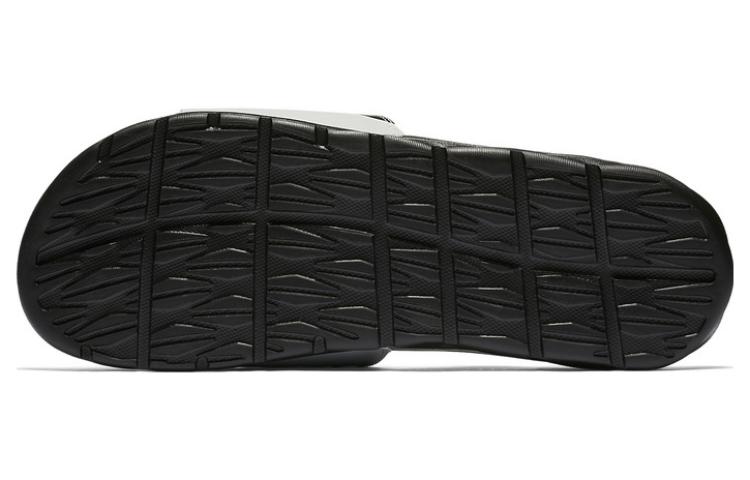 Shop NBA x 耐克 Benassi Solarsoft '马刺'拖鞋 917551-001