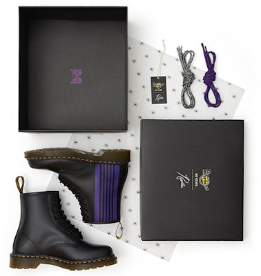 Needles x Dr. Martens 1460 Edisi Ulang 'Ulang Tahun ke-60' 26258011 Purchase Needles x Dr. Martens 1460 Edisi Ulang 'Ulang Tahun ke-60' 26258011