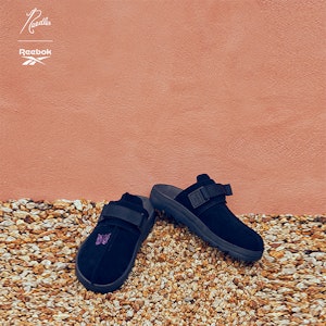 Needles x Reebok Beatnik Slides 'Negro' 100207686 1