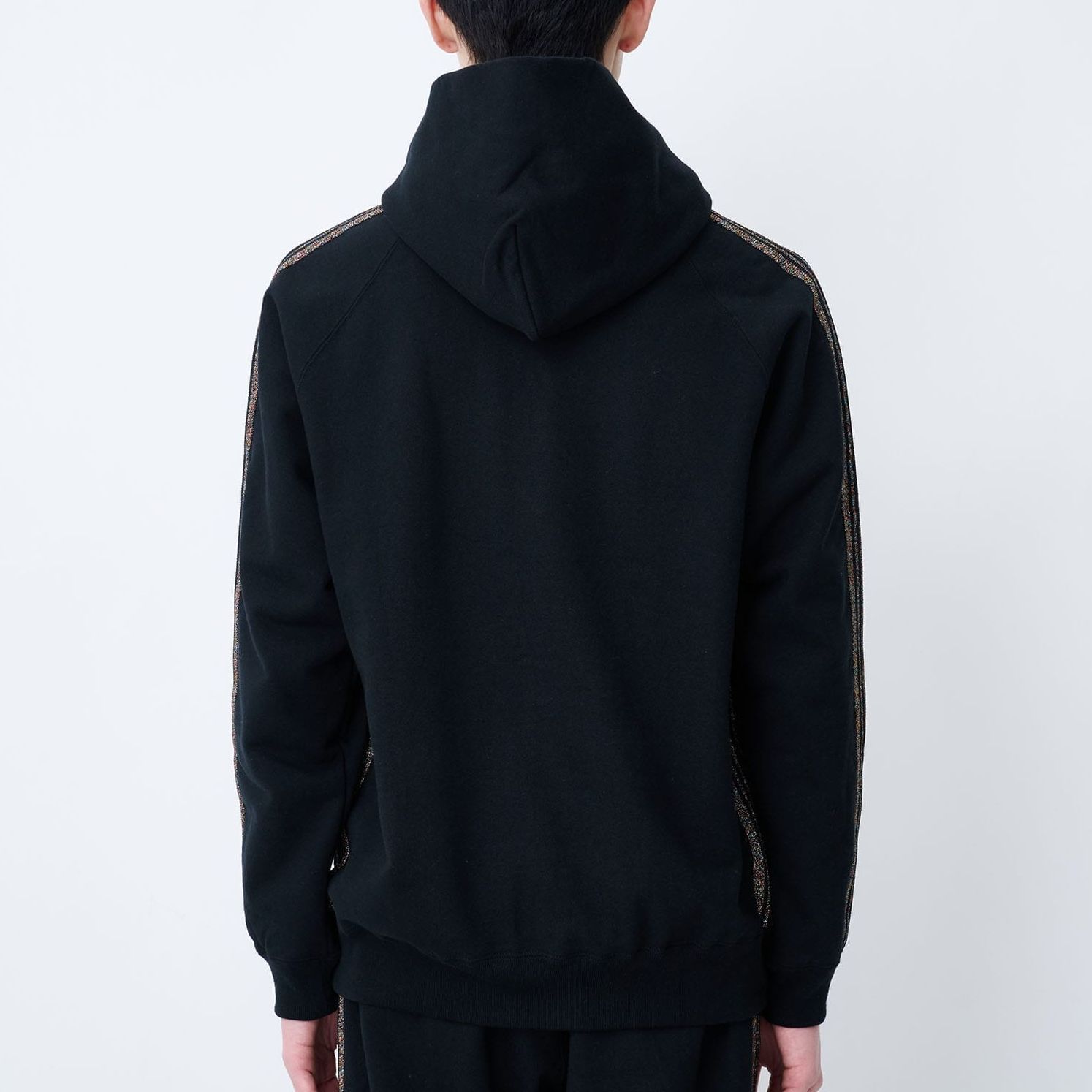 Shop Needles x STUDIOUS 刺繡蝴蝶條紋黑色衛衣 (男款)。 MR450