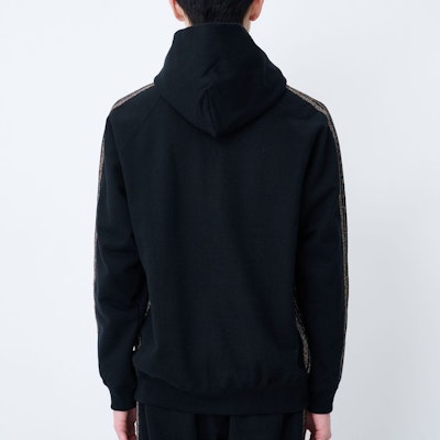 Needles x STUDIOUS 刺繡蝴蝶條紋黑色衛衣 (男款)。 MR450 Shop Needles x STUDIOUS 刺繡蝴蝶條紋黑色衛衣 (男款)。 MR450