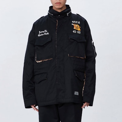 Chaqueta Negra con Cremallera y Cuello Alto NEIGHBORHOOD FW22 Graphic Abrigo. 222AQNH-JKM02 Shop Chaqueta Negra con Cremallera y Cuello Alto NEIGHBORHOOD FW22 Graphic Abrigo. 222AQNH-JKM02