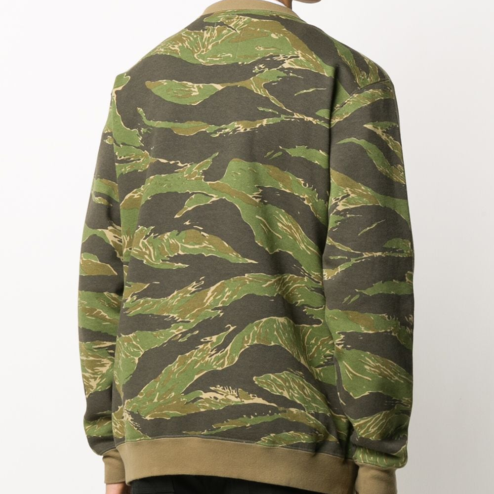 Shop NEIGHBORHOOD 綠色男士刺繡Logo長袖圓領衫 201MBNH-CSM01