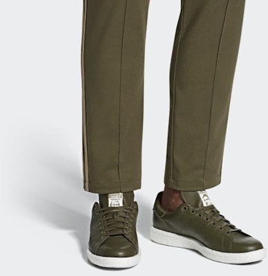 NEIGHBORHOOD x adidas Stan Smith Boost 'Cali Thornhill Dewitt' B37342 Details for NEIGHBORHOOD x adidas Stan Smith Boost 'Cali Thornhill Dewitt' B37342