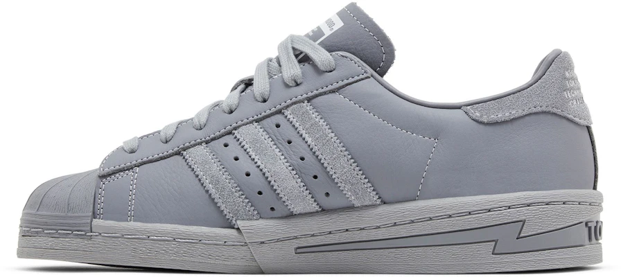 네이버후드 x 아디다스 슈퍼스타 '시멘트 그레이' IE6115 Lookbook 네이버후드 x 아디다스 슈퍼스타 '시멘트 그레이' IE6115