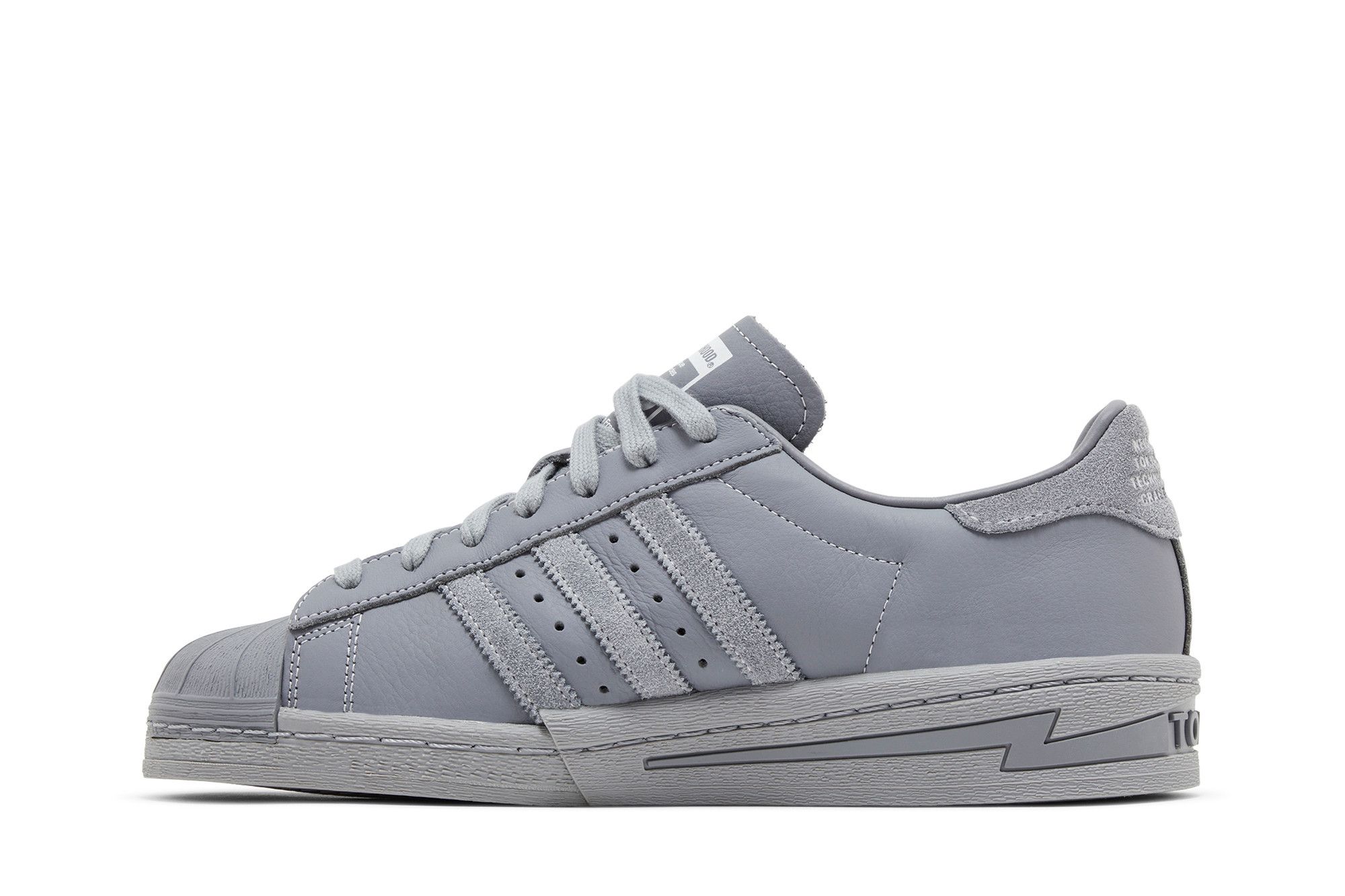 Shop NEIGHBORHOOD x adidas originals SUPERSTAR 舒適緩震 抗滑耐磨 低筒 板鞋 男女款 灰色