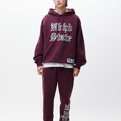 NEIGHBORHOOD x Russell Athletic SS24 標誌連帽衫 男女適用款 241XRRUN-CSM02 Lookbook NEIGHBORHOOD x Russell Athletic SS24 標誌連帽衫 男女適用款 241XRRUN-CSM02