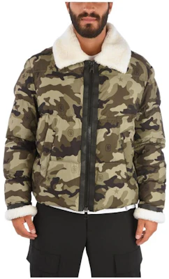 Neil Barrett Chaqueta Verde Loose Fit con Cremallera FW22. PBSP516CVP093C2827 Buy Neil Barrett Chaqueta Verde Loose Fit con Cremallera FW22. PBSP516CVP093C2827