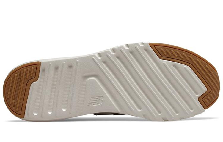 Shop New Balance NB 009 Sport 低幫 跑步鞋 男款 卡其色