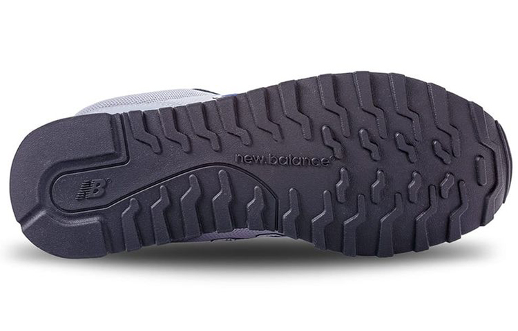 Shop New Balance 050 Klasik 'Kelabu Gelap' GM050LL