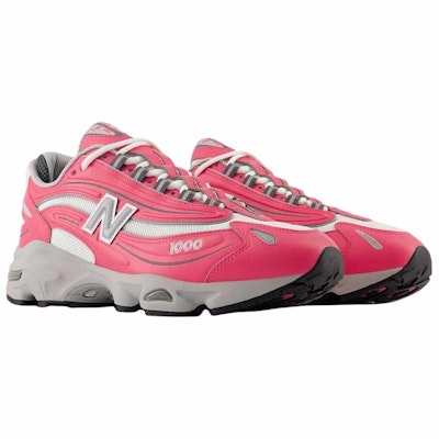 New Balance 10000 'Dragon Berry' Sneakers M1000MSG Lookbook New Balance 10000 'Dragon Berry' Sneakers M1000MSG