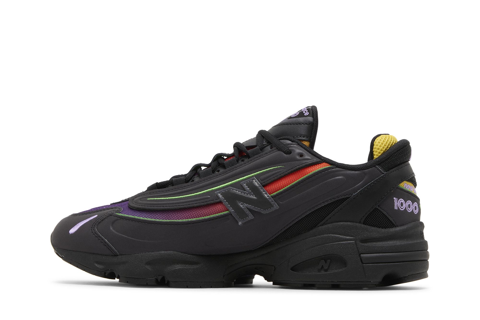 Shop New Balance 1000 '反光系列 - 黑色蜂巢' M1000TP