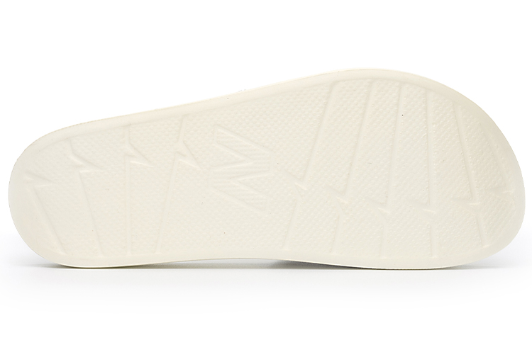 Shop New Balance 1101系列奶白色拖鞋 SD1101GWT