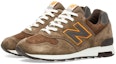 Lookbook New Balance 1400 Buatan USA 'Coklat' M1400CSR