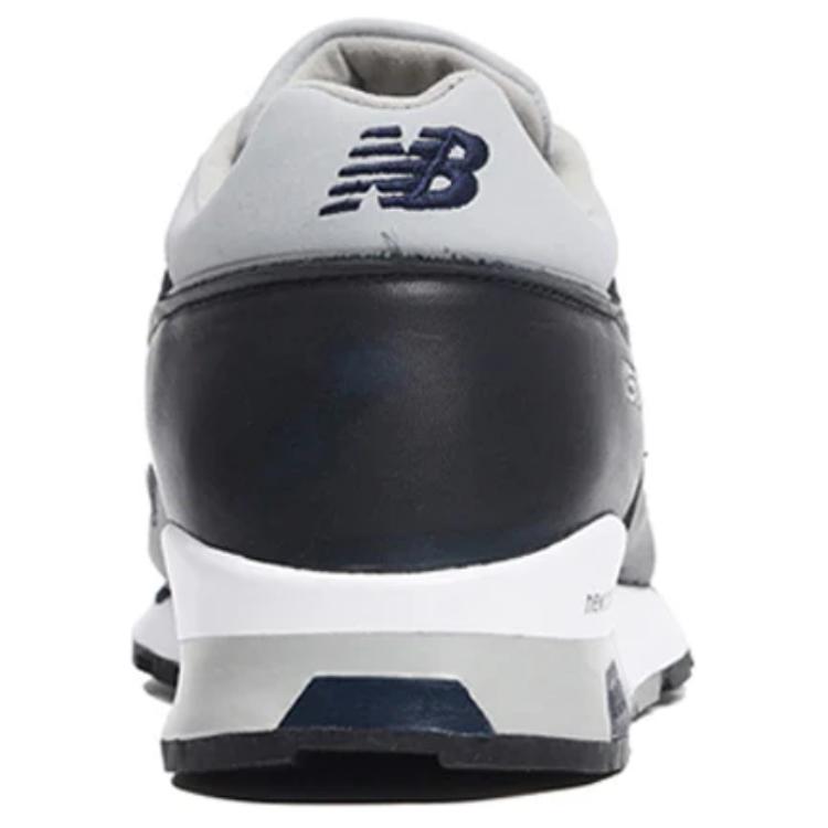 Shop New Balance 1500「英國製造」深藍色 M1500UC