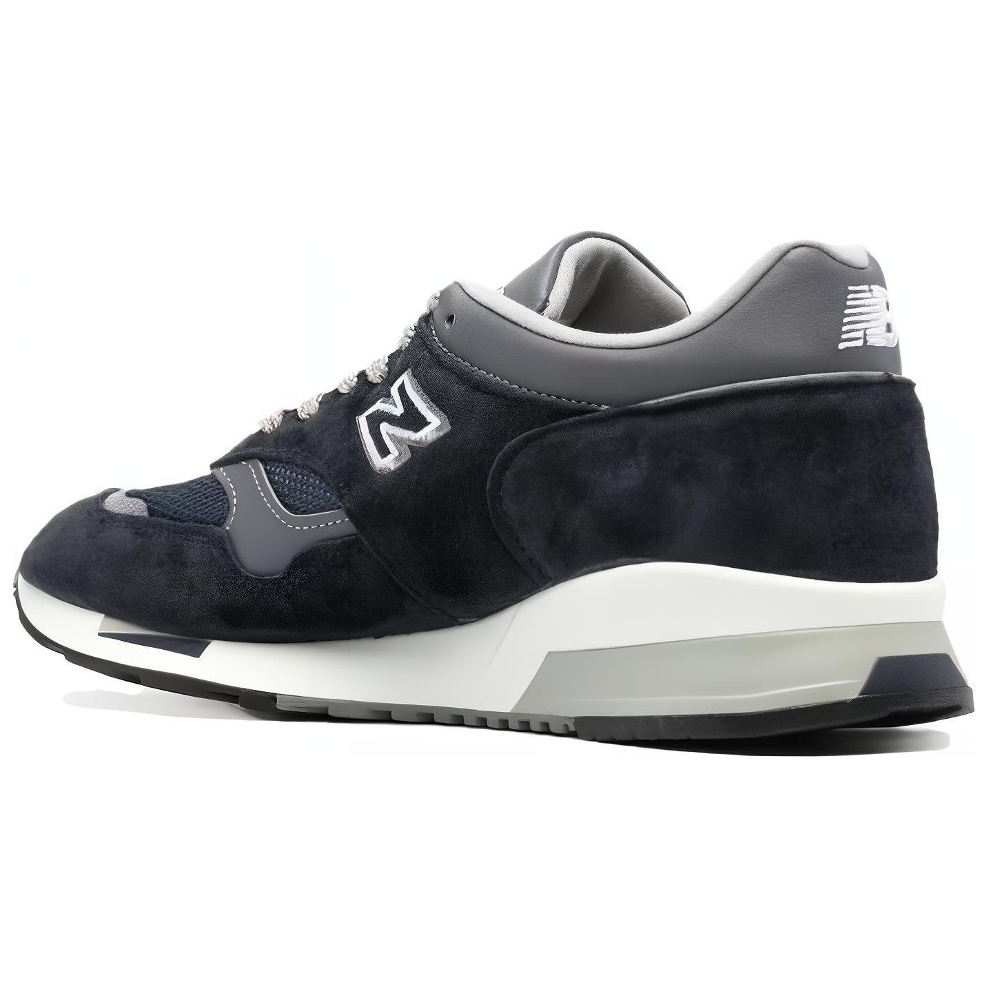 Lookbook New Balance 1500 Buatan England 'Navy Grey' U1500PNV