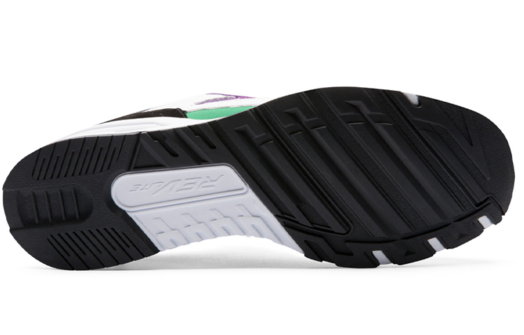 Shop New Balance 1530 英国制造 '小丑' M1530CRT