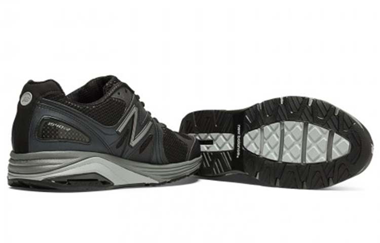 Shop New Balance 1540 v2 Plata 'Negro' M1540BK2
