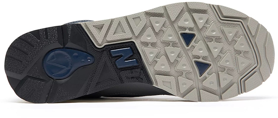 New Balance 1600 'Abu-abu' CM1600G Shop New Balance 1600 'Abu-abu' CM1600G
