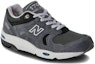 Lookbook New Balance 1700 Buatan USA 'Kelabu Gelap' M1700GJ