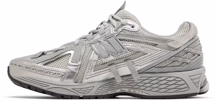 Shop New Balance 1906A ''Beton Zilver Metallic'' M1906AG
