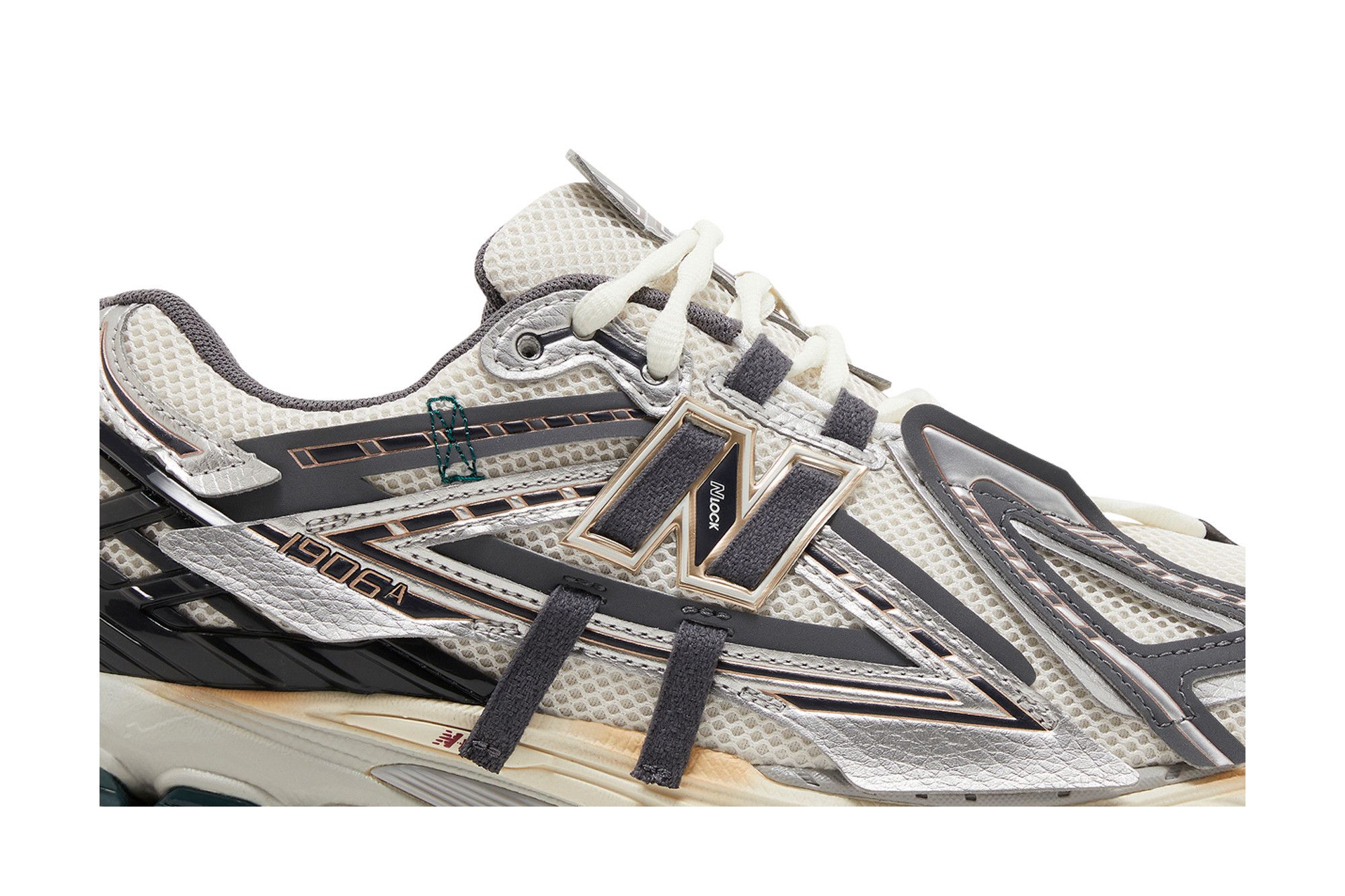 Lookbook New Balance 1906A 'Silver Gold Metallic' M1906AD