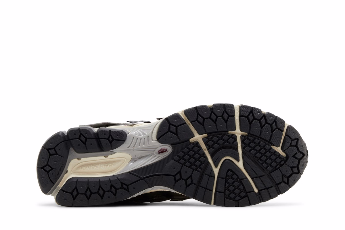 New Balance 1906A 'Silver Gold Metallic'