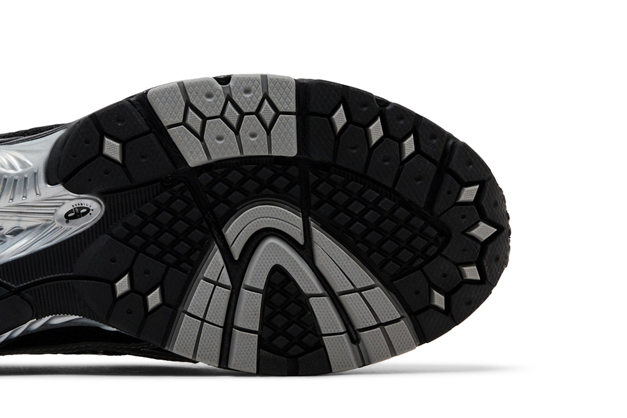 Sizing New Balance 1906L 'Plateado Metálico Negro' U1906LOC