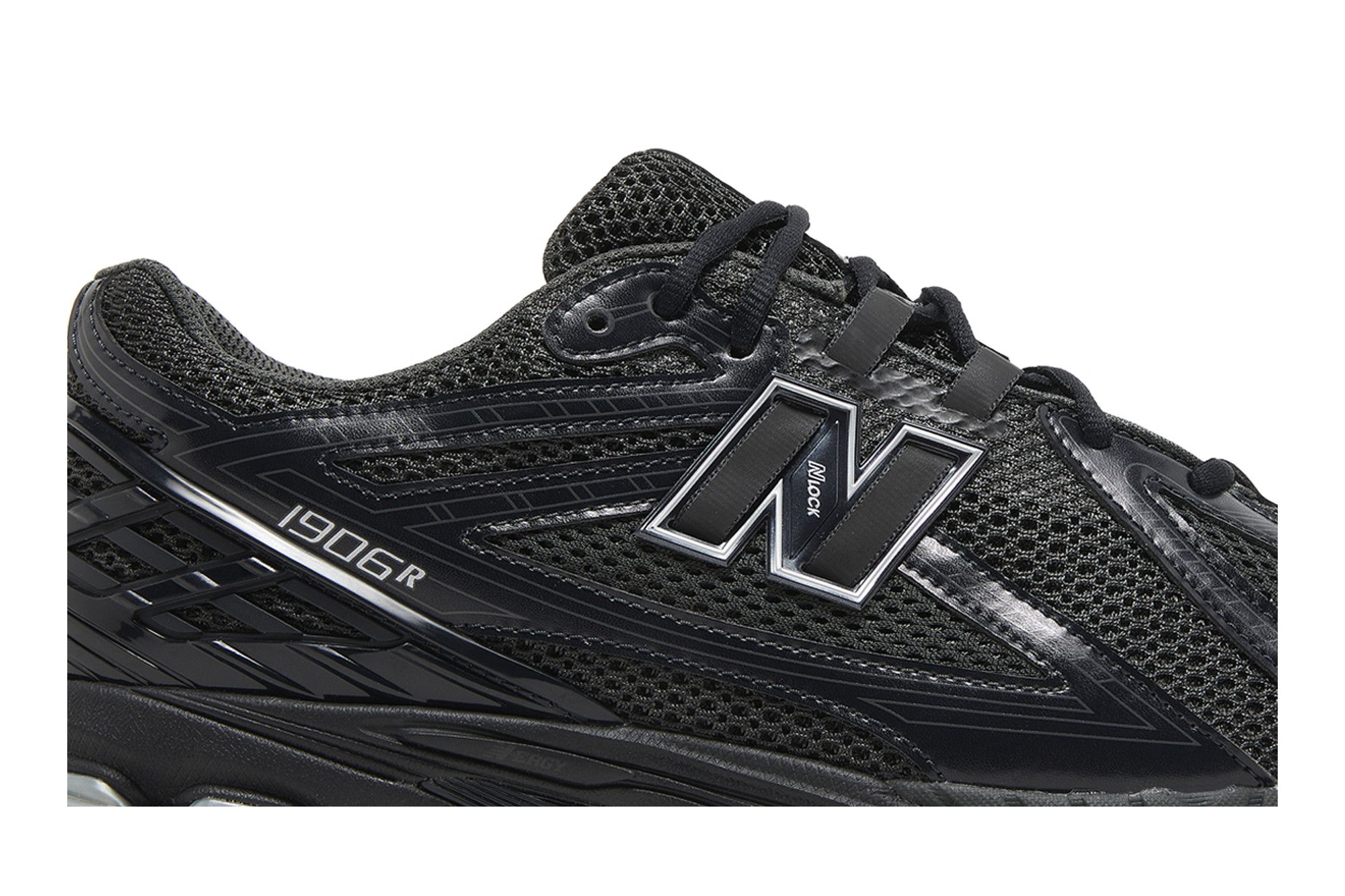 Lookbook New Balance 1906R ''Noir Métallique'' M1906RJB
