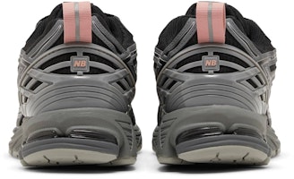 ニューバランス 1906R "黒ピンク月" (NB 1906R 黒ピンク月) M1906RHC Details for ニューバランス 1906R "黒ピンク月" (NB 1906R 黒ピンク月) M1906RHC