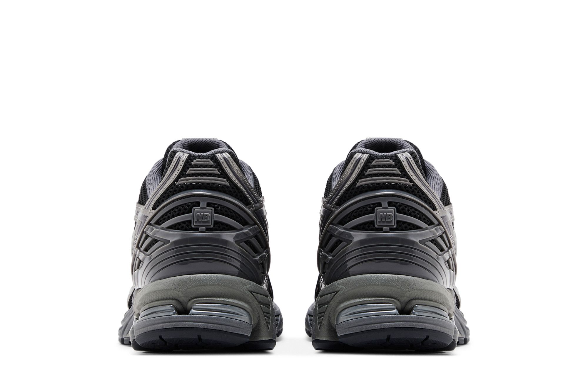 Sizing ニューバランス 1906R "ブラックシルバー" M1906RES