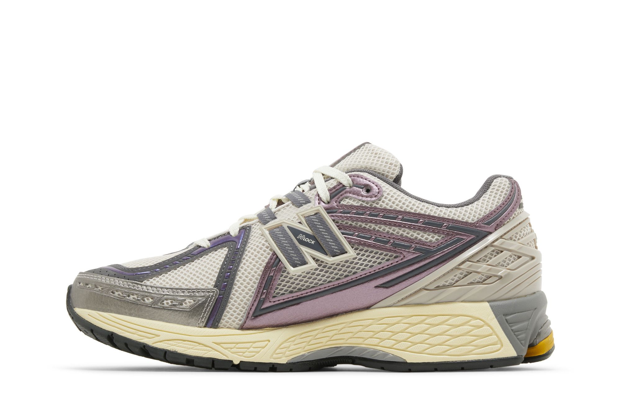 Shop New Balance 1906R 'Licorice' Lelaki & Wanita Sneakers M1906RRA