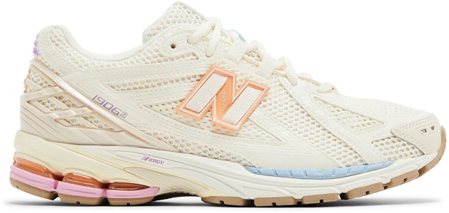 新百倫 舒適簡約耐磨透氣 低筒 休閒跑步鞋 男女同款 米粉 Buy 新百倫 舒適簡約耐磨透氣 低筒 休閒跑步鞋 男女同款 米粉