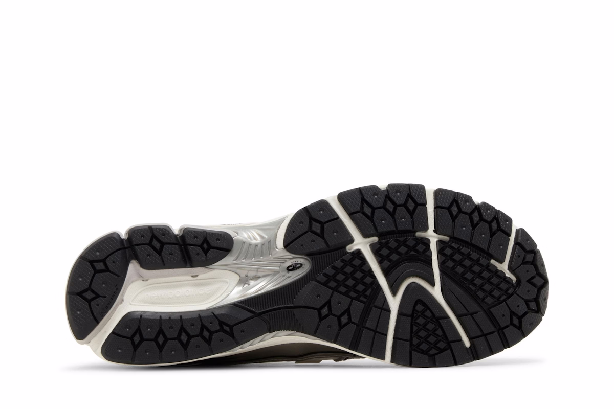 New Balance 1906R 'Silver Metallic Black'