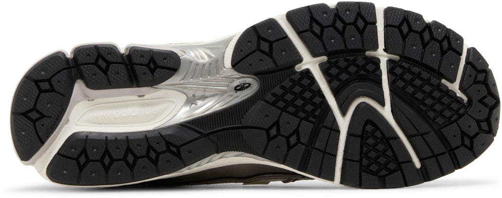 New Balance 1906R 'Silver Metallic Black' M1906RER Details for New Balance 1906R 'Silver Metallic Black' M1906RER