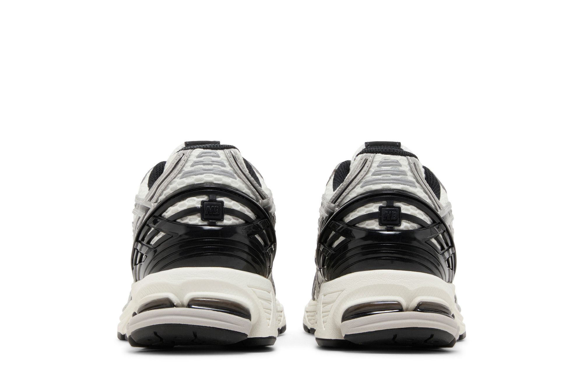 Sizing New Balance 1906R 'Silver Metallic Black' M1906RER