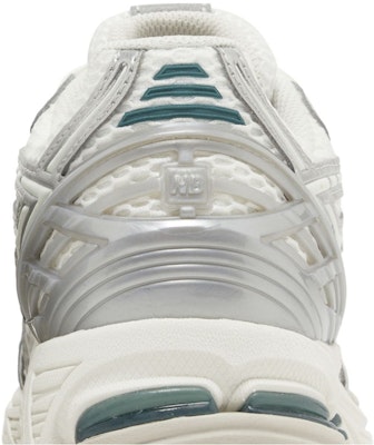 New Balance 1906R 'Plateado Metálico Crema' M1906REE 1