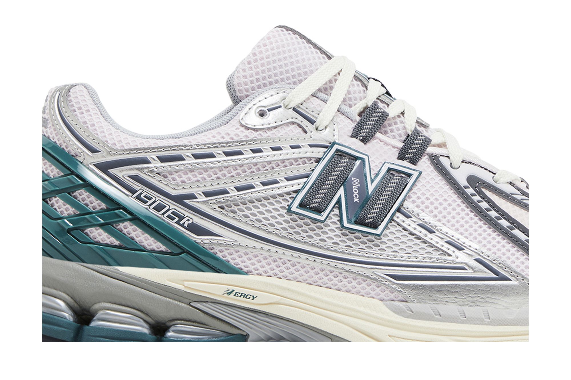 Lookbook New Balance 1906R 'Silver Metallic New Spruce' M1906RET