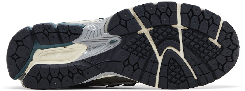 New Balance 1906R 'Plata Metálica New Spruce' M1906RET Shop New Balance 1906R 'Plata Metálica New Spruce' M1906RET