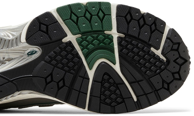 New Balance 1906R 'Silver Metallic Nightwatch Green' M1906REU Details for New Balance 1906R 'Silver Metallic Nightwatch Green' M1906REU