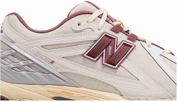뉴발란스 1906R '화이트 버건디' M1906RAS Order 뉴발란스 1906R '화이트 버건디' M1906RAS