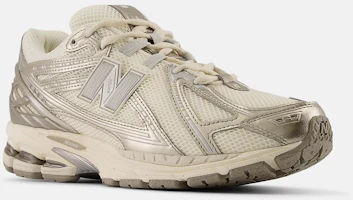Shop New Balance 1906R 休閒鞋 U1906RCN-D