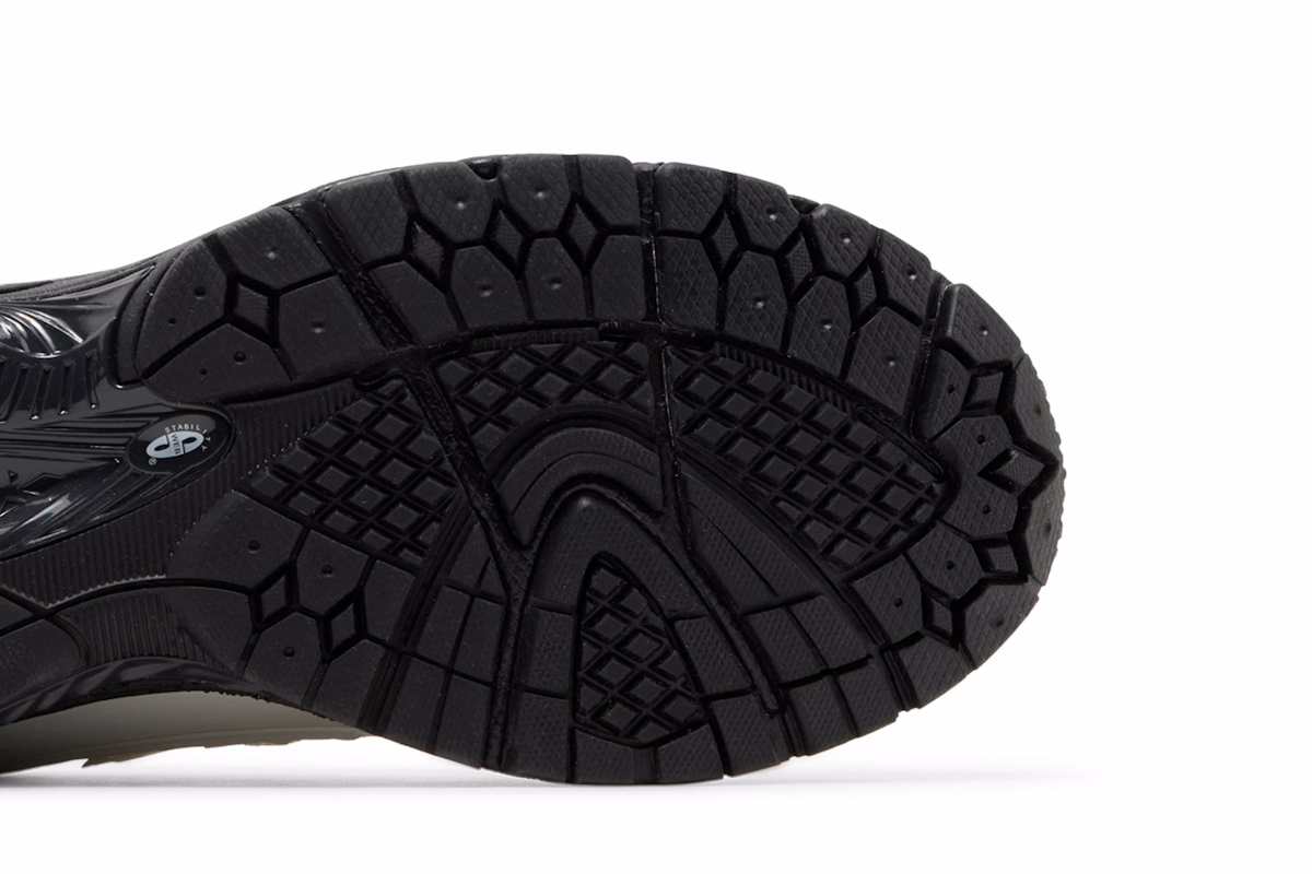 New Balance 1906R Comme des Garcons Homme White M1906RCO