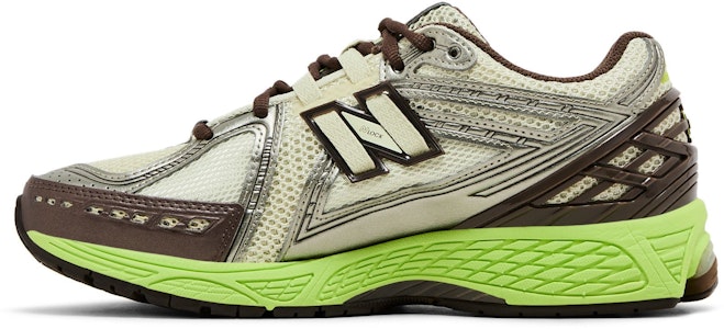 New Balance 1906R SSENSE Eksklusif '20th Anniversary' M1906RSF Lookbook New Balance 1906R SSENSE Eksklusif '20th Anniversary' M1906RSF